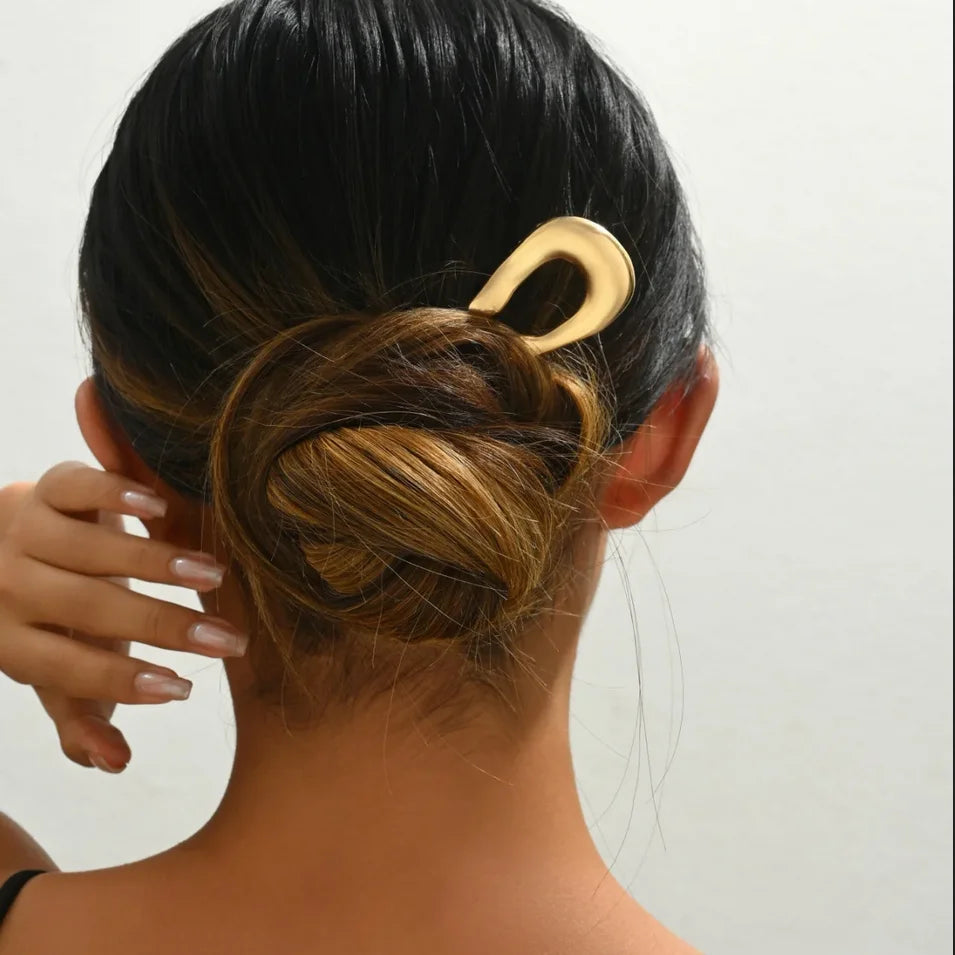 Colette Sculpt wavy metal French hair pin